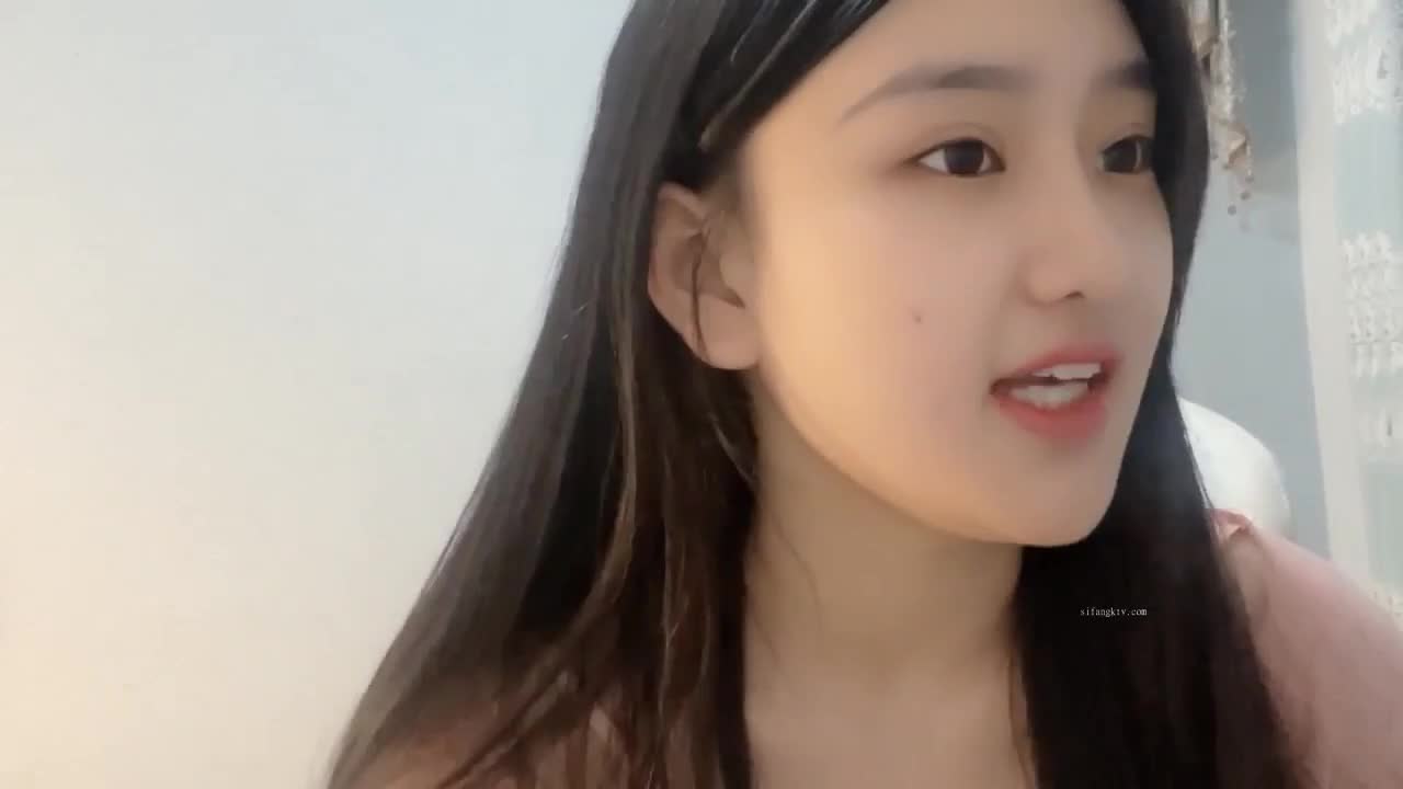 【宇宙无敌超级清纯美少女】终于下海了罕见露逼可把网友们兴奋死了可爱的娃娃音挺拔粉嫩的大奶子颜值能秒杀一众网红脸