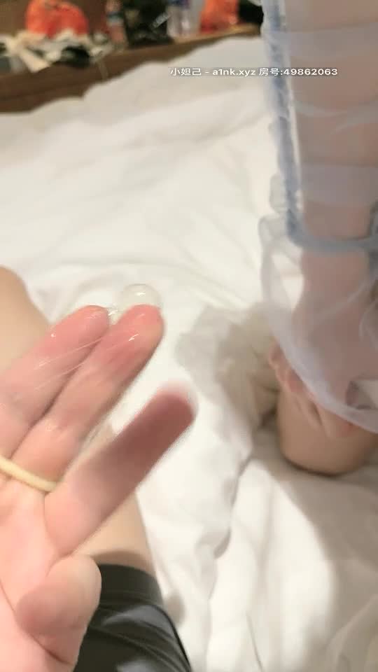 《醉酒的倆美女被爆操》