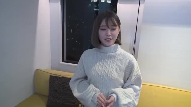 标题:可爱嫩妹陪伴寂寞圣诞 被猛操到腿软软 番号: FC2-1616189主演: #Ami #亚美酱 #无码标签: 圣诞节 角色扮演 巨乳 素人