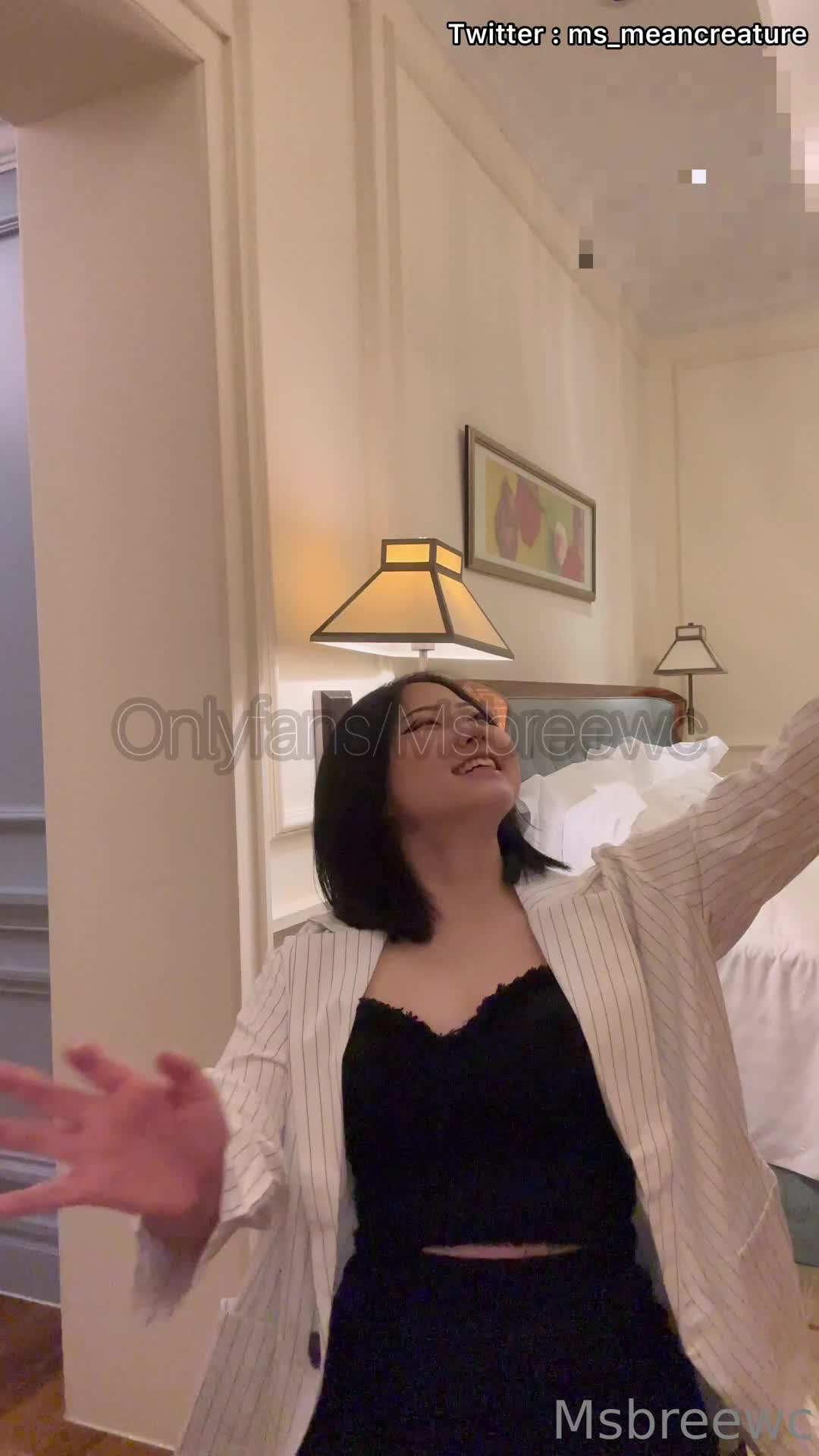 ri.bi-露出裸聊约炮操人妖…搞黄色我是认真的！韩国BBW系巨乳肥臀一线天极品馒头粉鲍「Msbreewc」OF露脸私拍【第五弹】