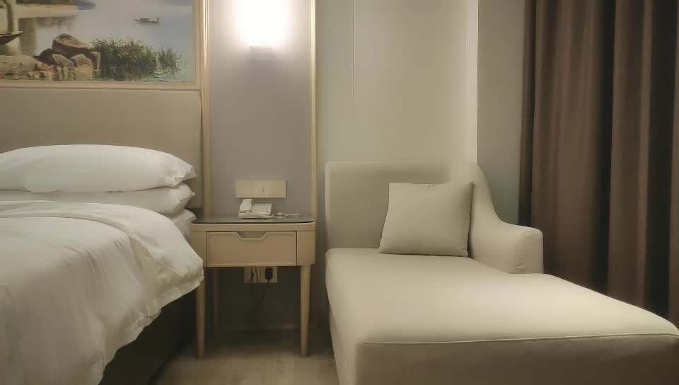 ri.bi-大叔3000元约炮女神级的美少妇各种姿势啪啪这钱花的值了