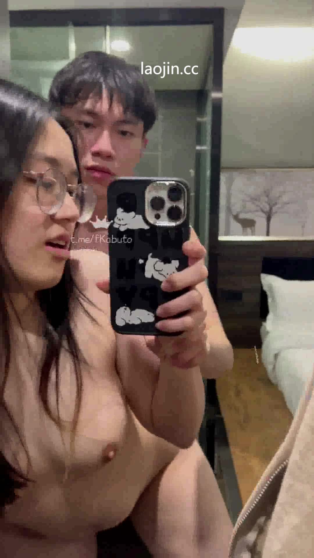 ri.bi-2025年2月最新，富二代真实约炮，【fKabuto】，21岁女大学生，完美露脸，生活照对比，猎物中奶子最美