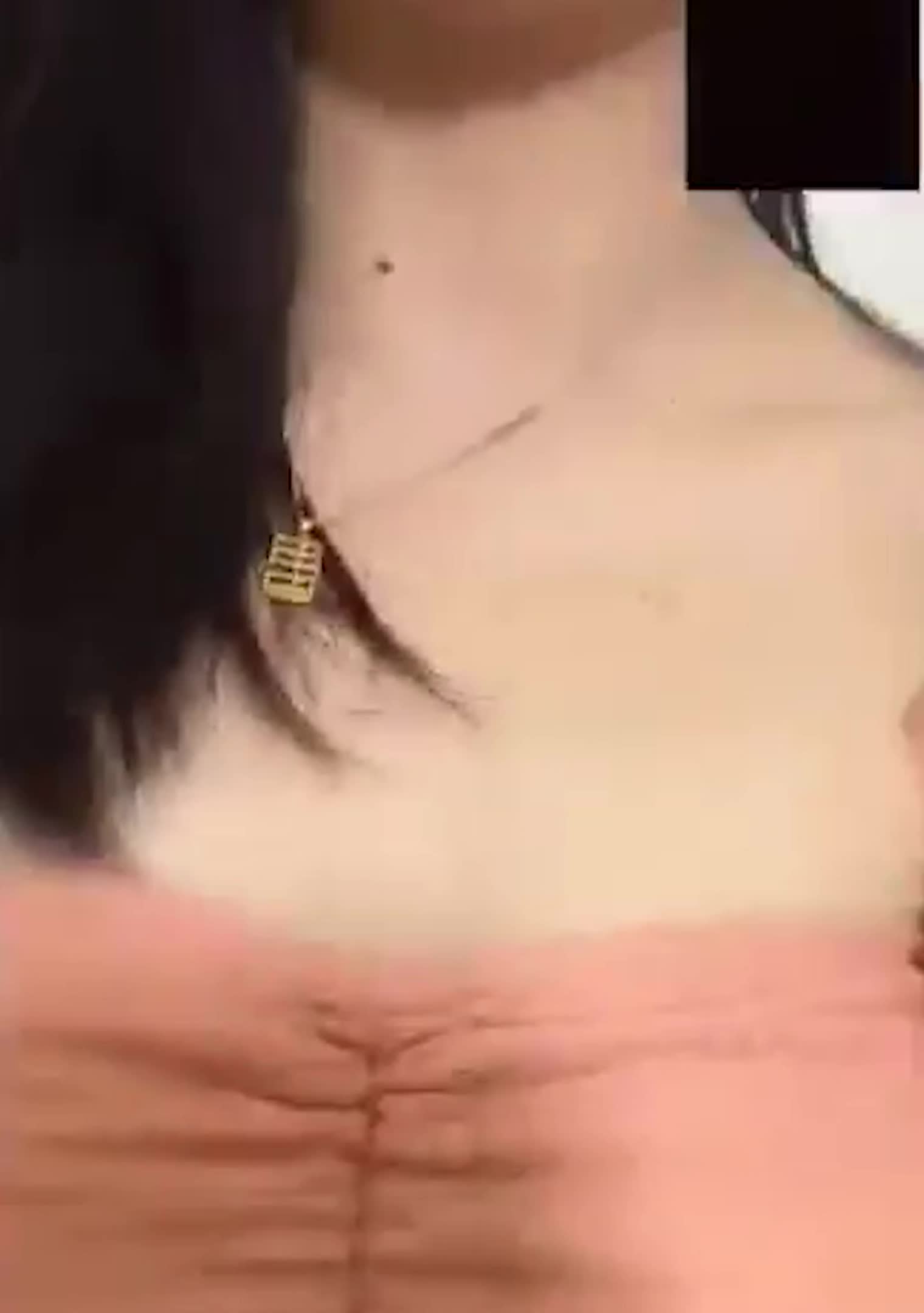 ri.bi-【某某门事件】第397弹 武汉某大学辅导员 徐曦 曾在花椒与金主裸聊被曝光 极品巨乳粉嫩诱人