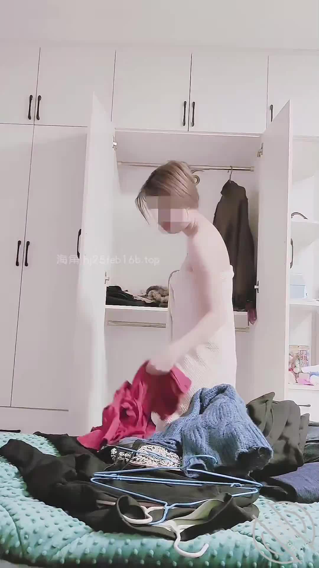 ri.bi-外站乱伦大神【姐弟一世情】付费钻石贴，终于拿下姐姐了，把饥渴已久的姐姐肏到喷水，全程淫叫呻吟不断