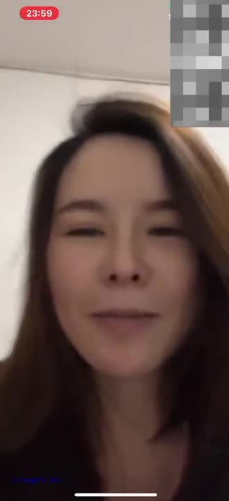 ri.bi-反差婊御姐人妻被操的骚叫不停，全自动女上摇摆，只需要躺着享受全自动炮架服务简直不要太爽