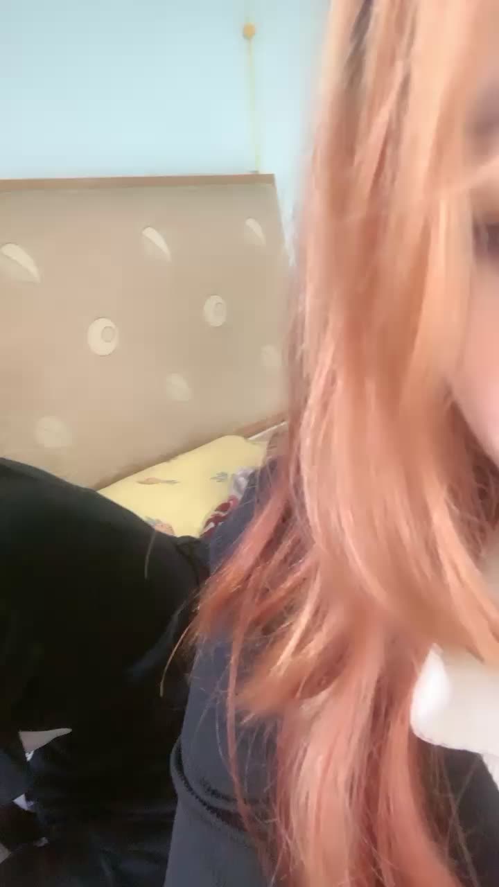 2048.vip-两个纯情小妹精彩小秀直播，全程露脸跟狼友撩骚互动听指挥，揉奶玩逼看特写，洗澡诱惑磨逼蹭痒淫声荡语不断