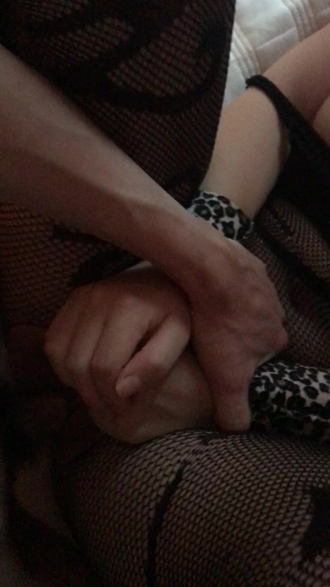 2048.vip-云盘高质露脸泄密】，恋爱脑短发学生妹，变成男友肉便器，穿上制服情趣各种性爱，大屁股弹性十足