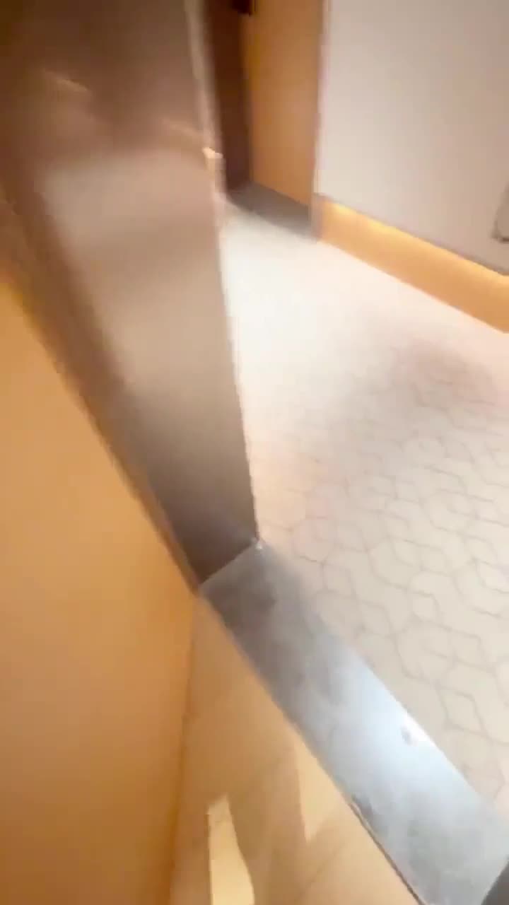 2048.vip-小伙酒店约炮身材不错的美女同事 玩足交啪啪啪换上情趣黑丝再来一炮