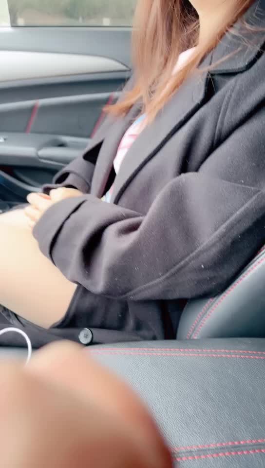 2048.vip-勾搭少妇 关上车门根本跑不掉，揉捏大奶子，激情艹逼车震爽爽爽