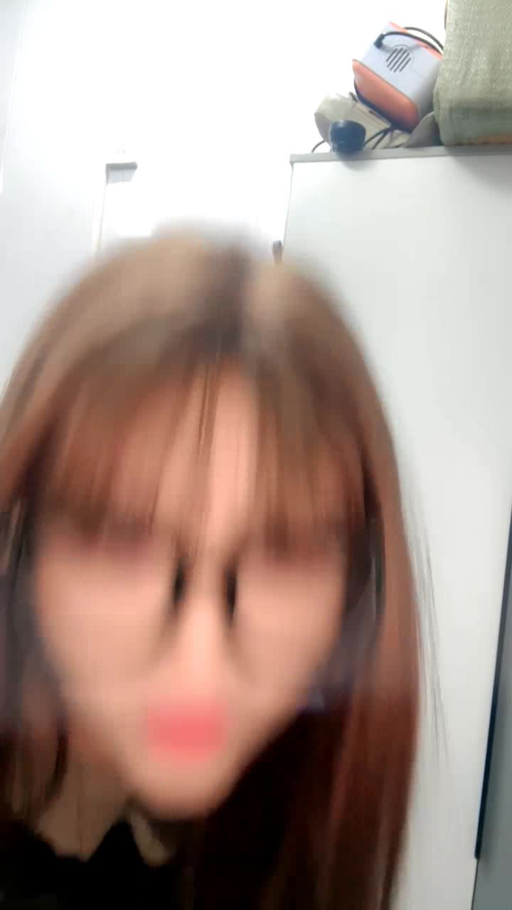 2048.vip-想到你就湿的黑丝宝贝，全程露脸高颜值跟小哥激情啪啪大秀直播，揉奶玩逼道具抽插，口交大鸡巴各种体位爆草