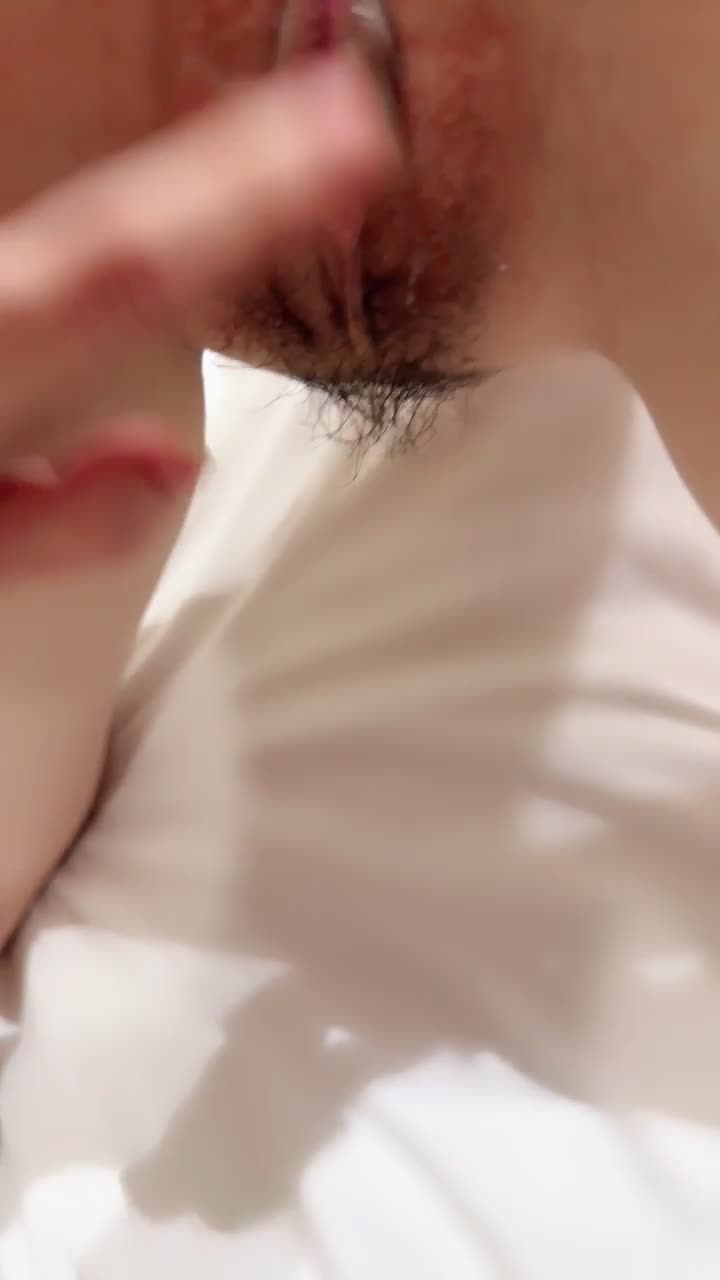 2048.vip-咩羊羊 肤白貌美精致脸 脚链皮鞭爱调教 扣逼特写被内射