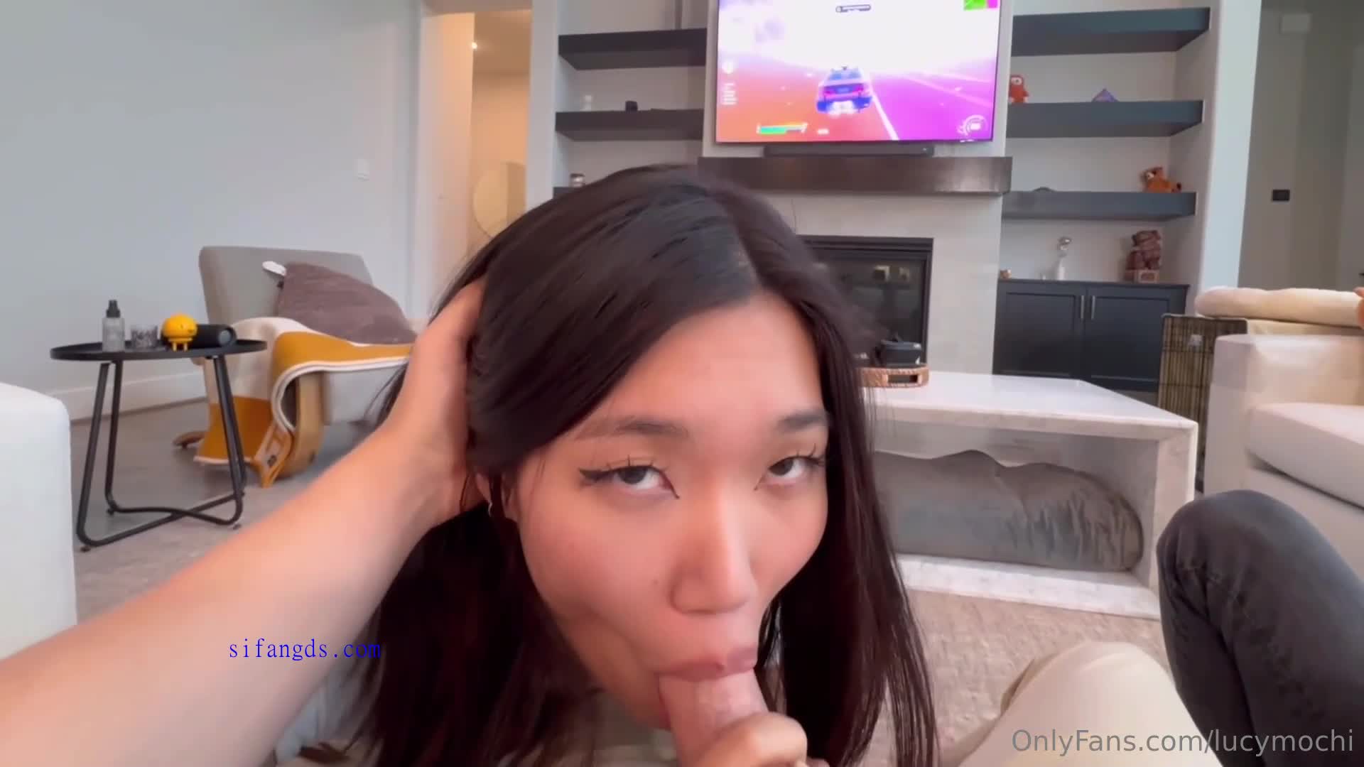 2048.vip-精品推荐 韩国血统亚裔网红『lucymoch』onlyfans付费6V 与大屌洋人3P4P叠叠乐相当精彩