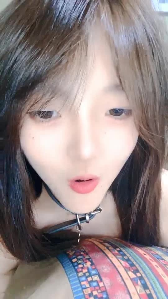 2048.vip-颜值天花板露脸姐妹花精彩大秀直播，甜美可爱跟狼友撩骚互动听指挥，跳蛋塞逼里道具抽插吃奶玩逼特写好刺激