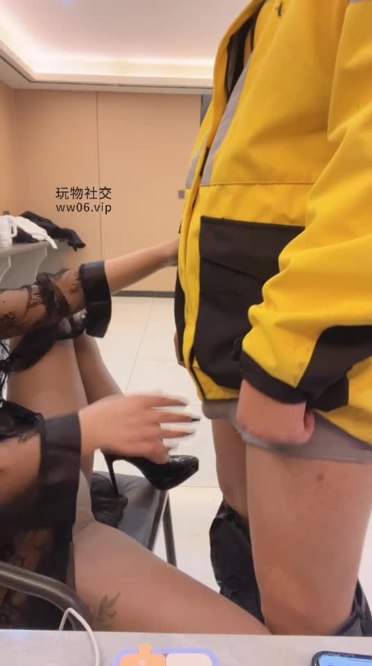 2048.hk@AIUTJ：约外卖小哥外卖小哥好久不见一见面就发骚69口爆双高潮丝袜暴徒胯下之辱