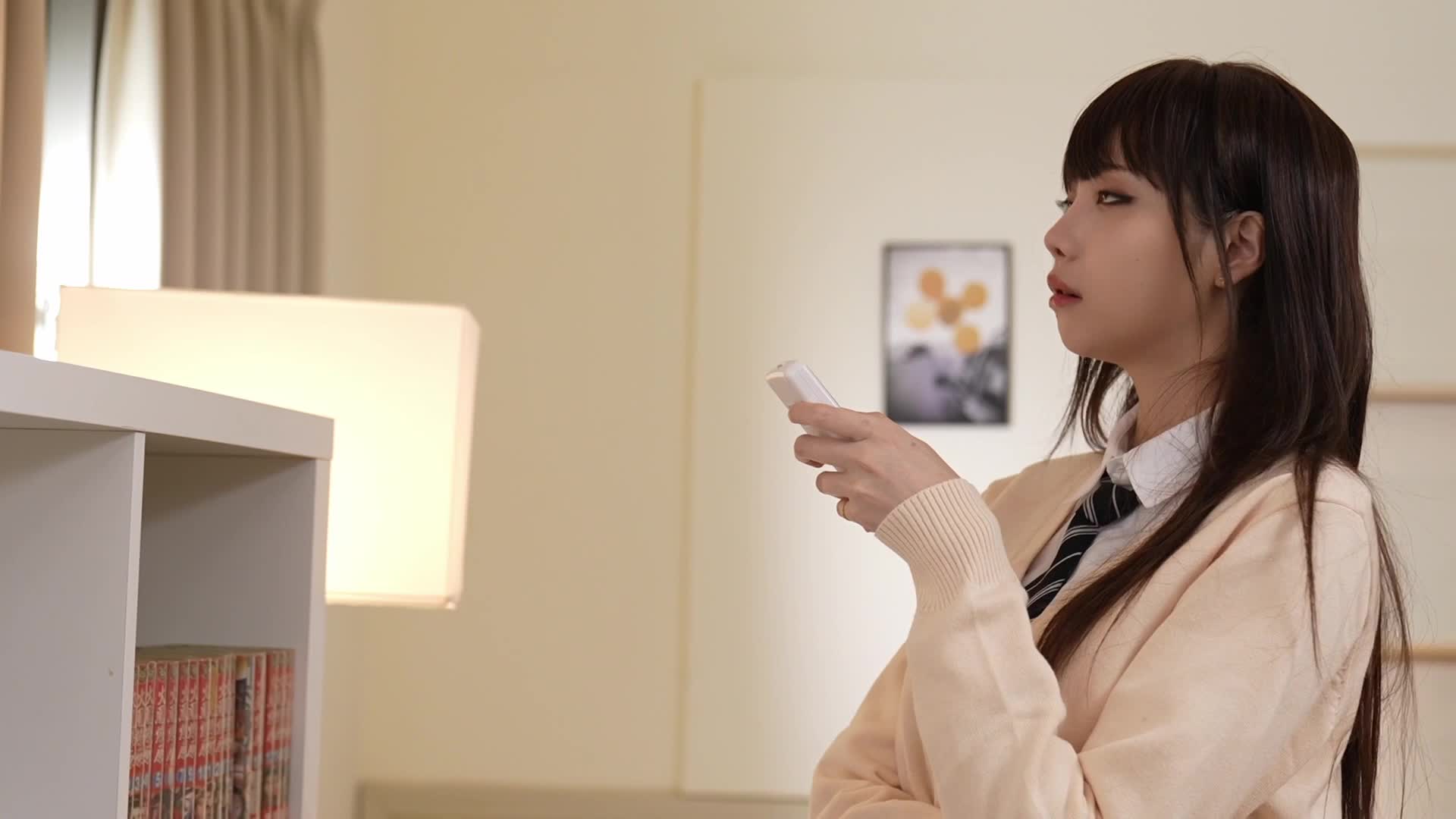 2048.vip-高颜值热门网红女模【郭芸希】剧情福利，我还要看书你自己动吧，足交啪啪无套内射，无水印高清原版
