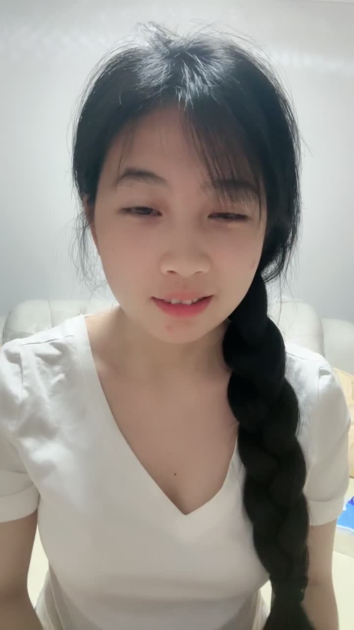 2048.vip-2025年4月，湖南邻家小女生，【06清纯学妹】，可爱乖巧，发育不错奶子大，没想到有这么淫荡的一面
