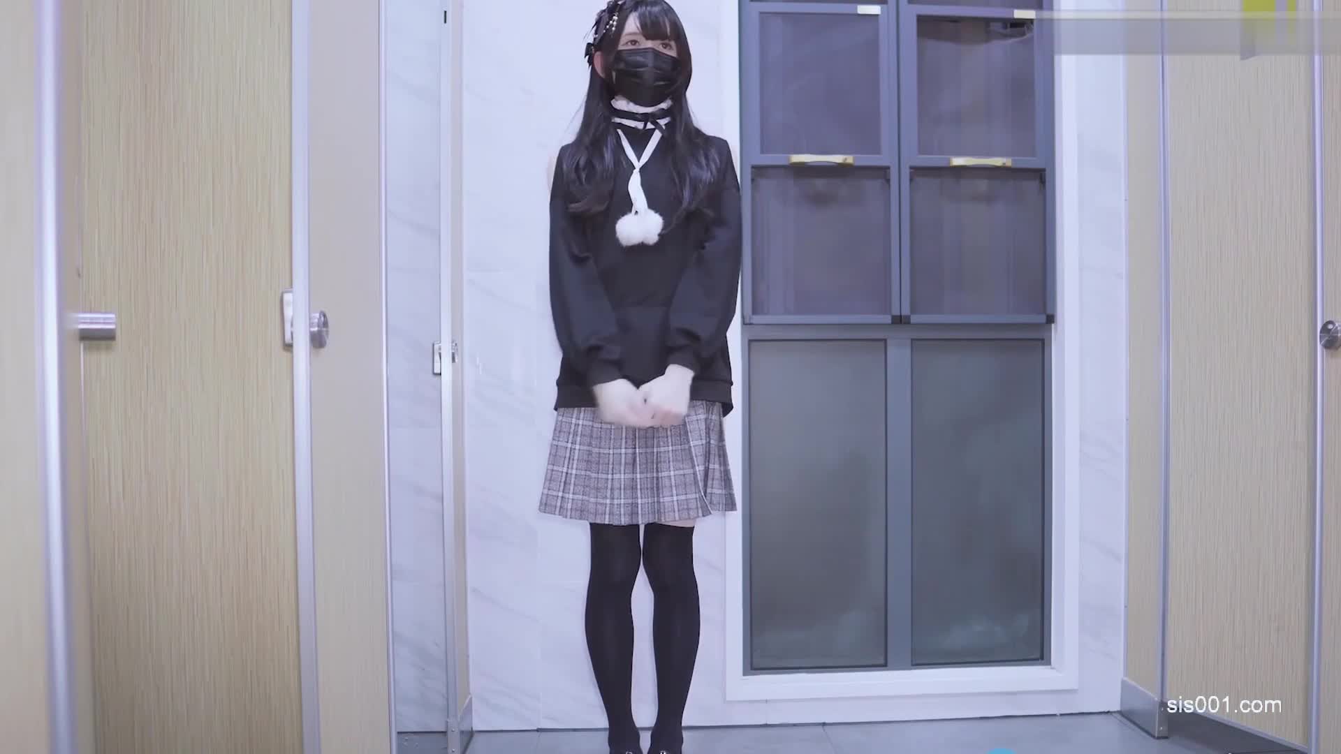 2048.vip-萝莉伪娘Ts茜茜雅 身材娇小 卫衣jk裙黑长袜 来到公共厕所露出紫薇 紧张又刺激 好想有小哥哥突然进来 射了一地精液