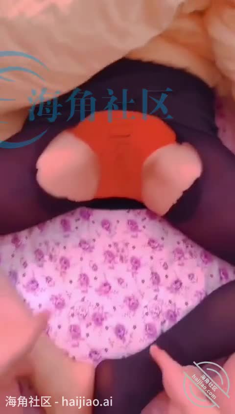 2048.vip-逆子花式玩弄，乱伦大神【爱穿丝袜的骚妈】钻石贴③，给妈妈按摩按舒服了插一炮49岁的妈妈夹紧内射