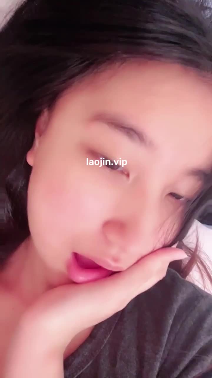 2048.vip-2025年5月最新，浙江传媒学院，大三杭州美女大学生，【陈小鱼】，发育极好的大屁股，满满的初恋感