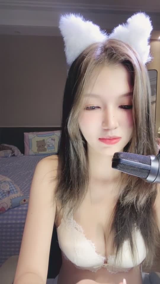 2048.vip-精品推荐 舞蹈女神！美到炸~【熙酱】全裸骚舞！道具自慰