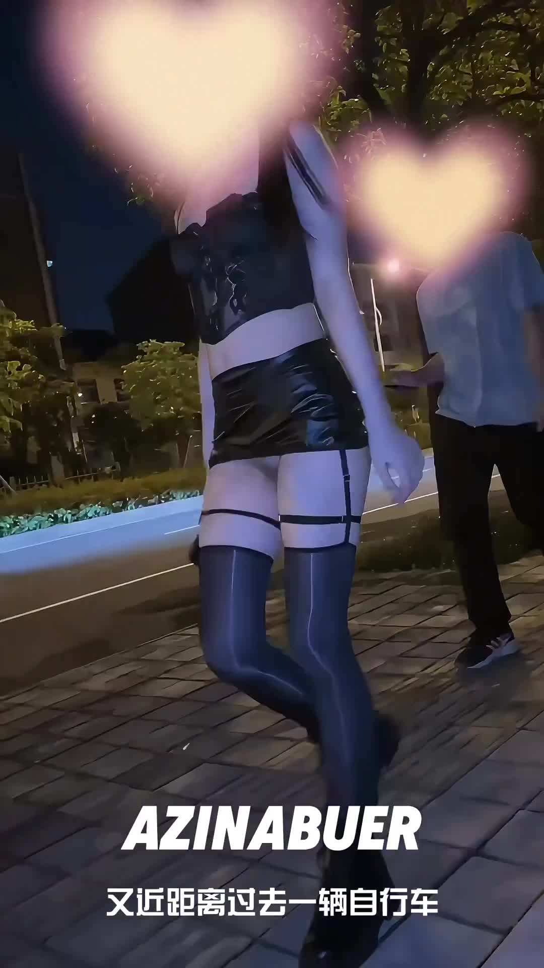 2048.vip-户外人前露出女神『AZINABUER』主人任务 人前女神人后小狗，极品大长腿公园超市各种人前露出