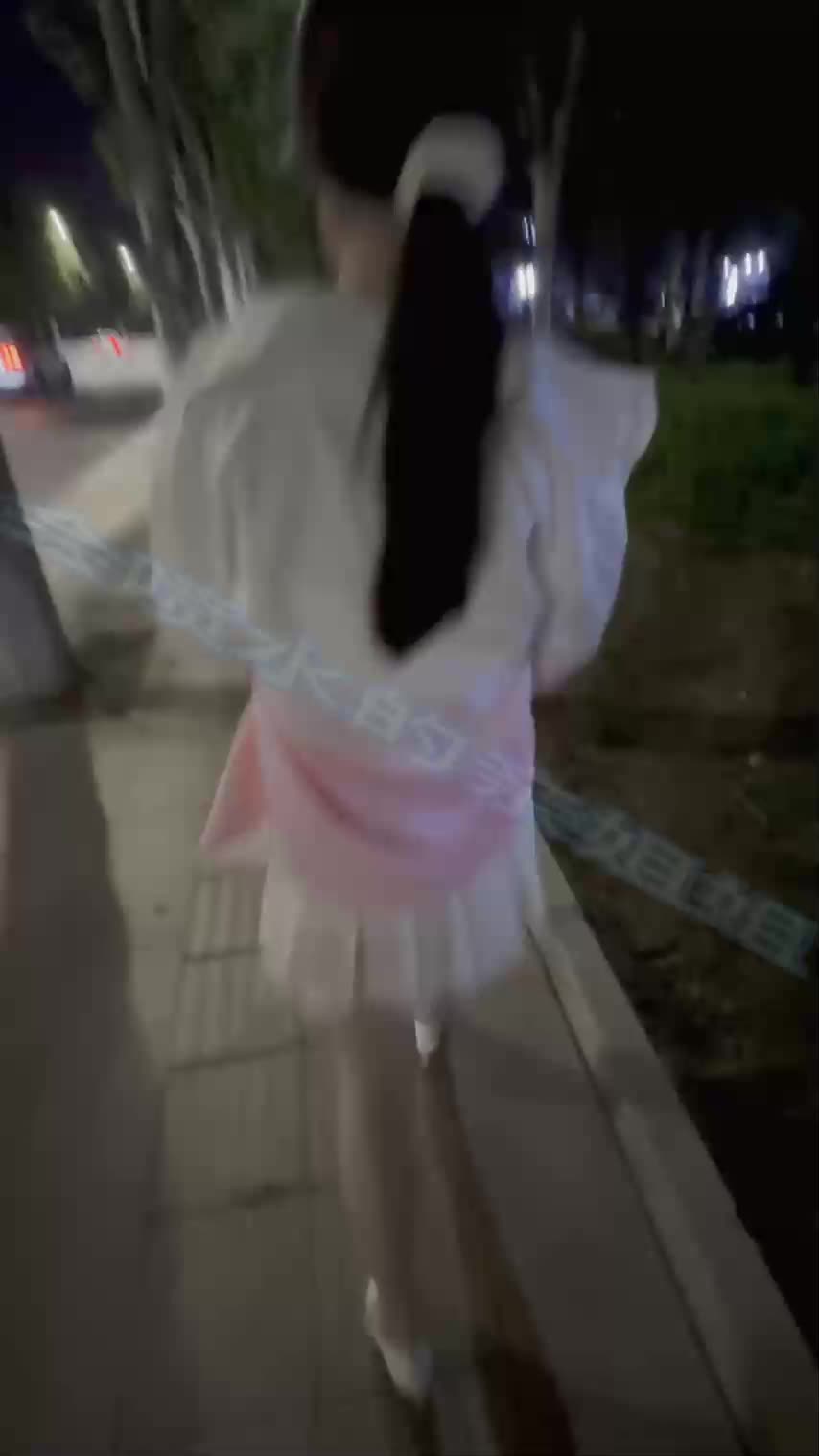 2048.vip-会喷水亲姐姐 带姐姐去吃火锅让她真空出门被刺激的美穴泛滥成灾吃完饭再台球厅把姐姐按在桌子上暴力插入无水印版