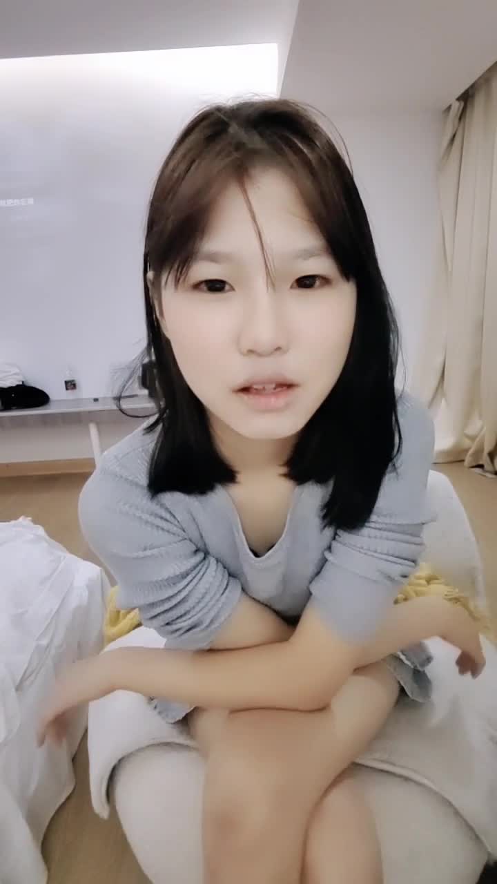 2048.vip-栖栖小妹妹】乖巧嫩妹妹 深喉口交 足交玩弄粉嫩逼逼无套插入