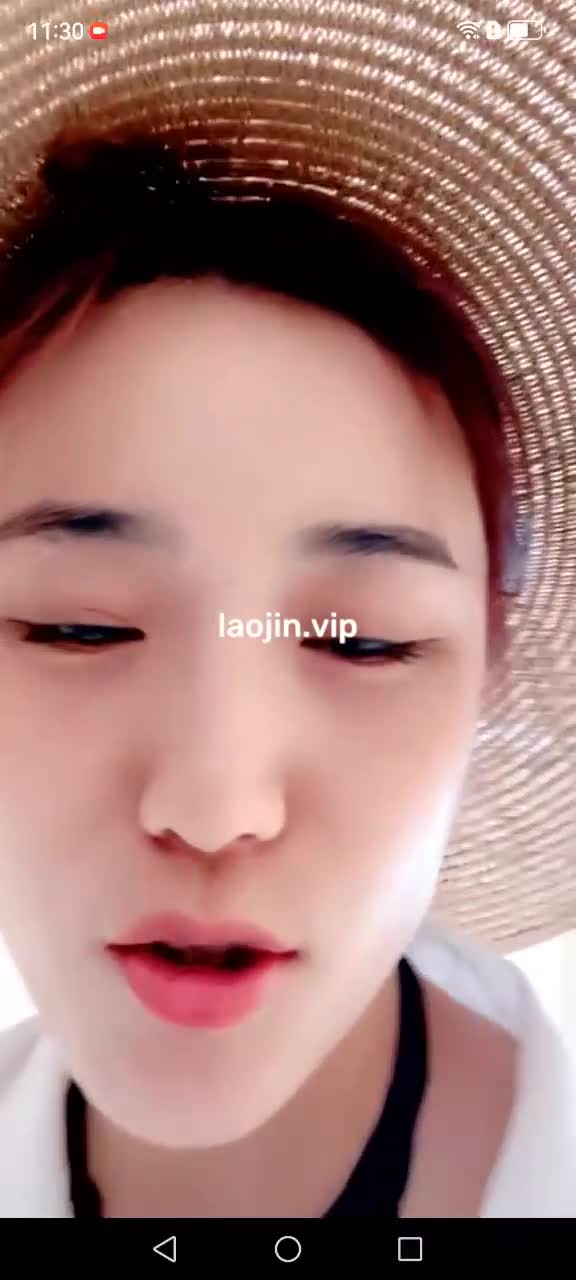 2048.vip-2025年6月，超牛逼，喜欢露出28岁小少妇，【代也加】，夏天桥下脱光，被路过大爷发现，惊掉老头下巴