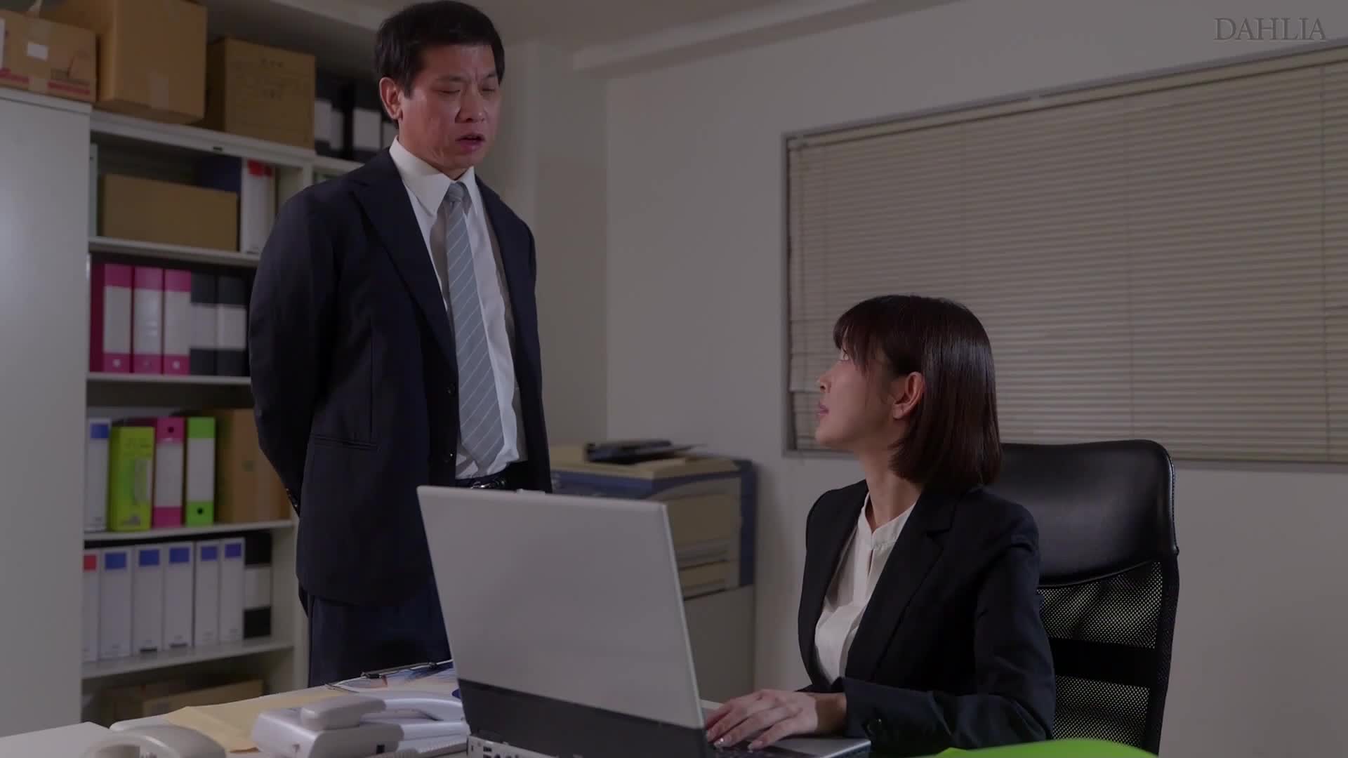 2048.vip-新片】【DLDSS-410】短发巨乳OL兔女郎角奈保专为公司男员工解决性压抑问题