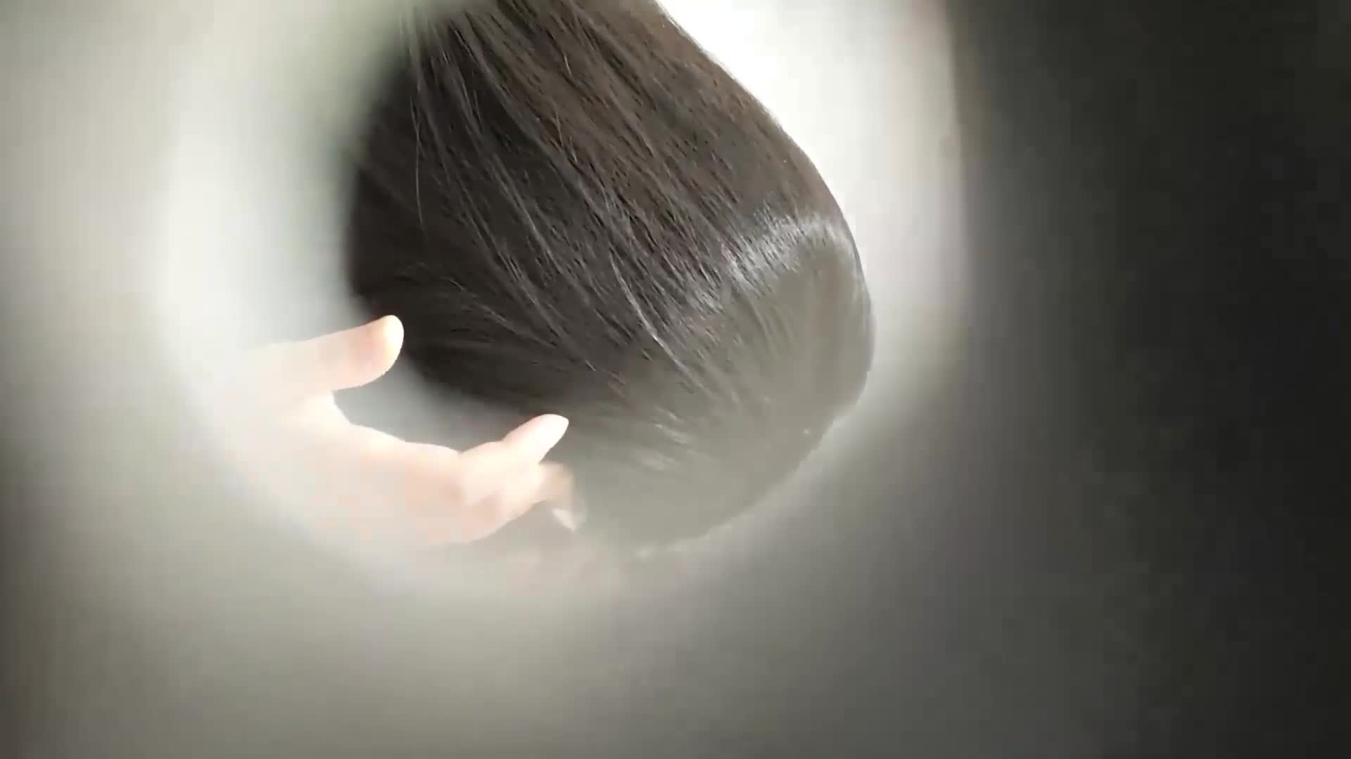 2048.vip-六月新流出手持闯拍高校女厕偷拍 学妹尿尿反差婊骚妹子穿个丁字裤