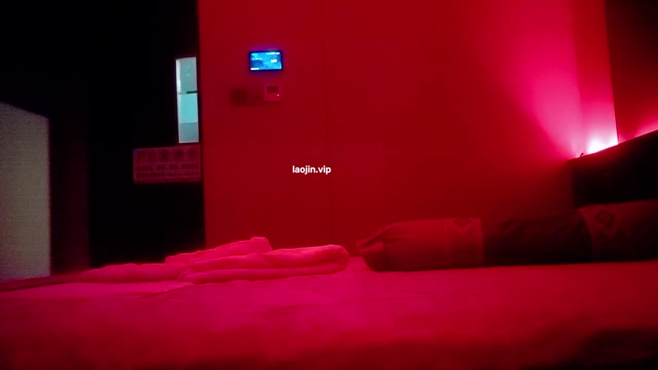 2048.vip-2025年6月，【秦少会所探花】，两天两场，质量还不错的两个少妇，一个奶子挺大，都是风骚淫荡嗷嗷叫