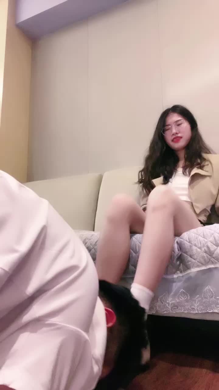 @2048.hk嘉妮S 030_完美视角56分钟_反绑家奴皮鞋白袜强制虐杀_VTL21931