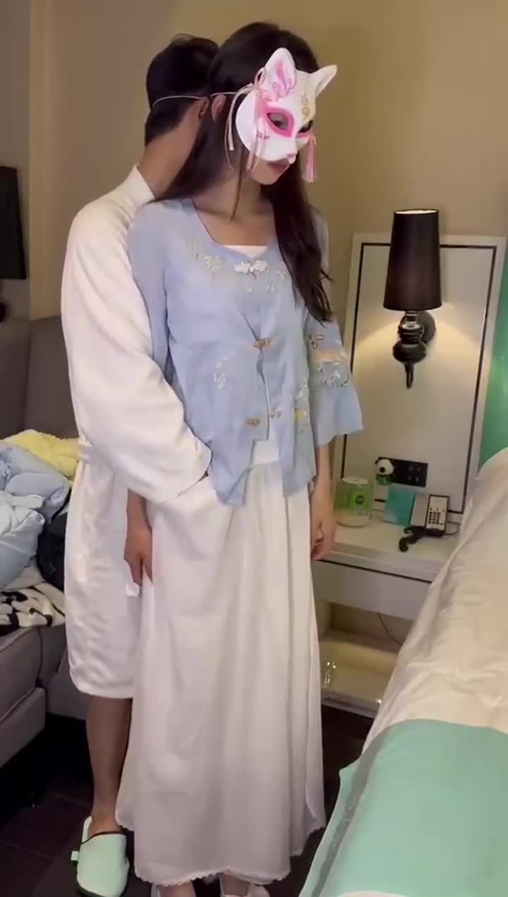 2048.vip-大神酒店约炮粉嫩的大二学妹 各种姿势玩她的小嫩B玩69吃大屌