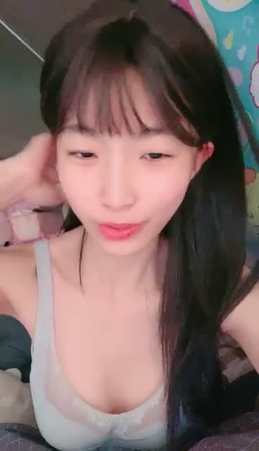 #呜崽酱 纯情学生妹！大胸美少女
