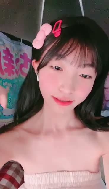 #呜崽酱 纯情学生妹！大胸美少女