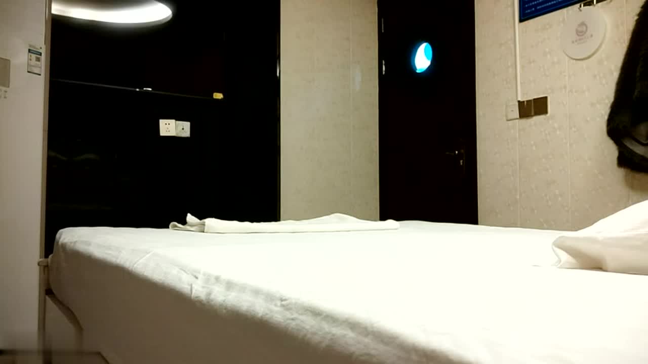 2048.vip-探访按摩店 会所找了一个爆乳御姐女技师，乳推舔背搞技术一流，服务舒服了再操