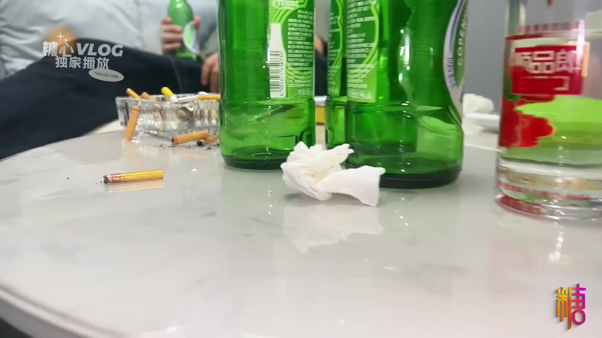 #糖心vlog 女老师严颜家访被强上 沦为家长泄欲肉便器萝莉社：