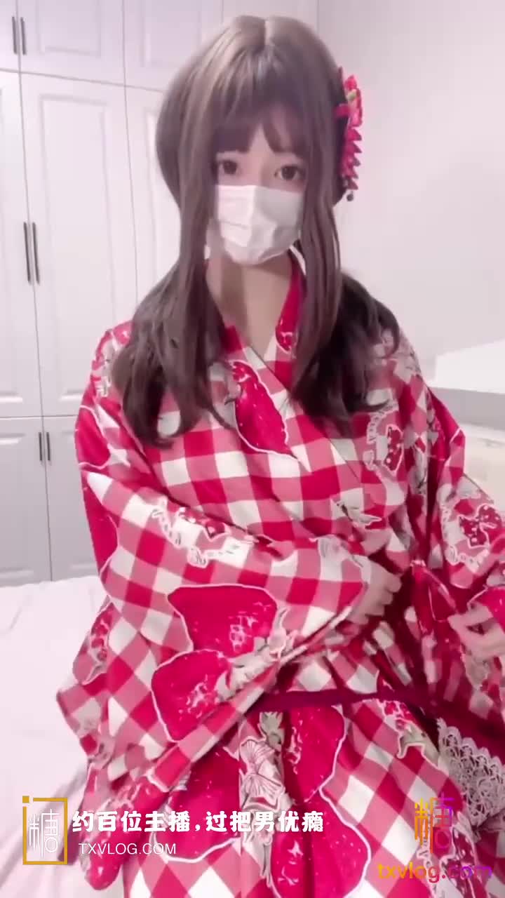 萝莉少女 超萌极品可爱网红美少女小晗喵 援交淫娃AV棒撑满蜜穴 流了好多水 幻想被精液填满