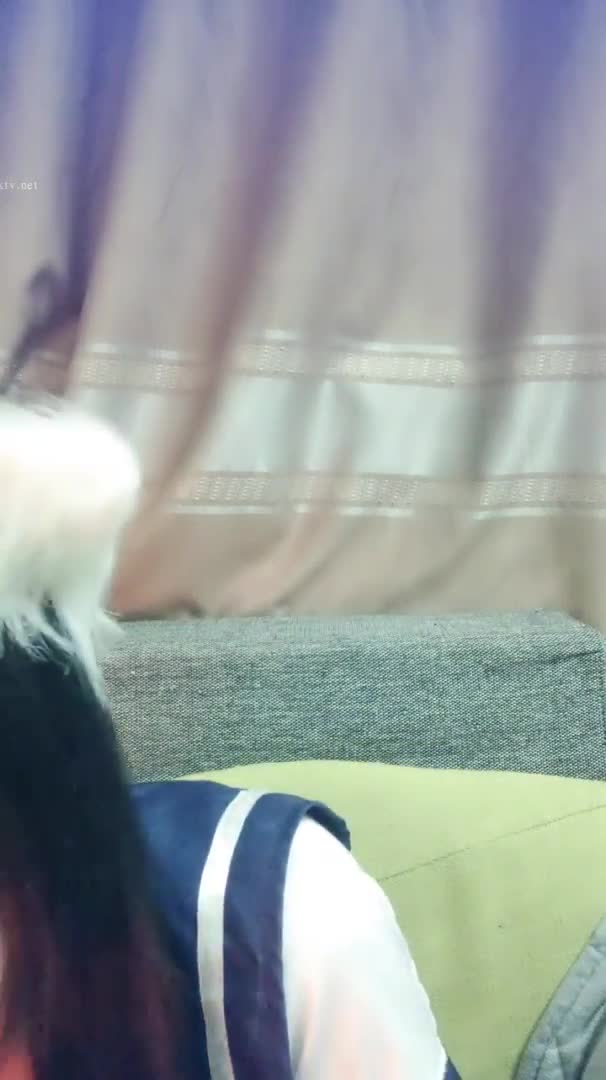 【#小易的so啵啵】刚成年的萝莉小妹妹 骚舞诱惑~扣穴自慰