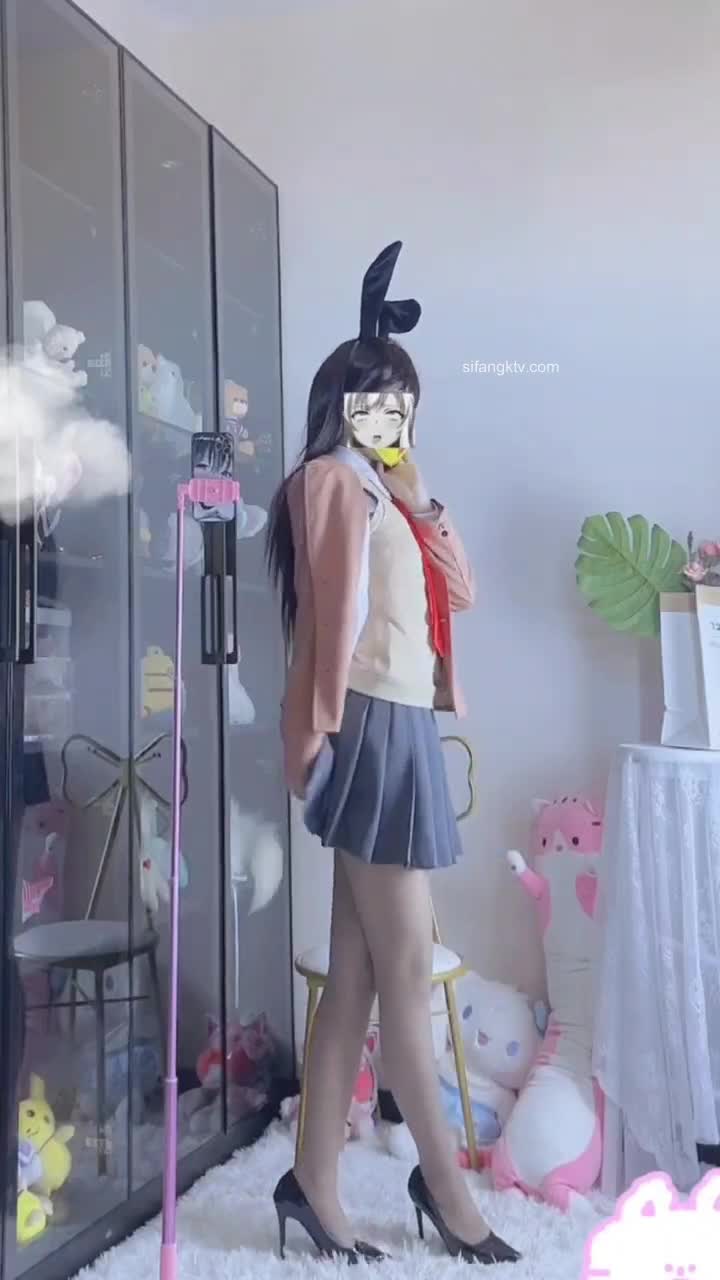 ️青春无敌️抖音风极品推特网红嫩妹【小仙云儿】十月高价定制裸舞️翘臀大长腿各种制服小可爱
