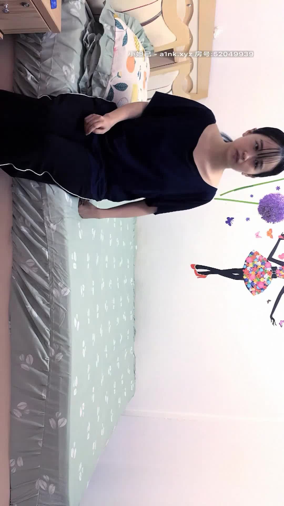 【阿朴探花】良家小姐姐青涩害羞大屌男动作粗鲁狂插刚开始表情痛苦不一会娇喘声阵阵标签： #探花 #良家