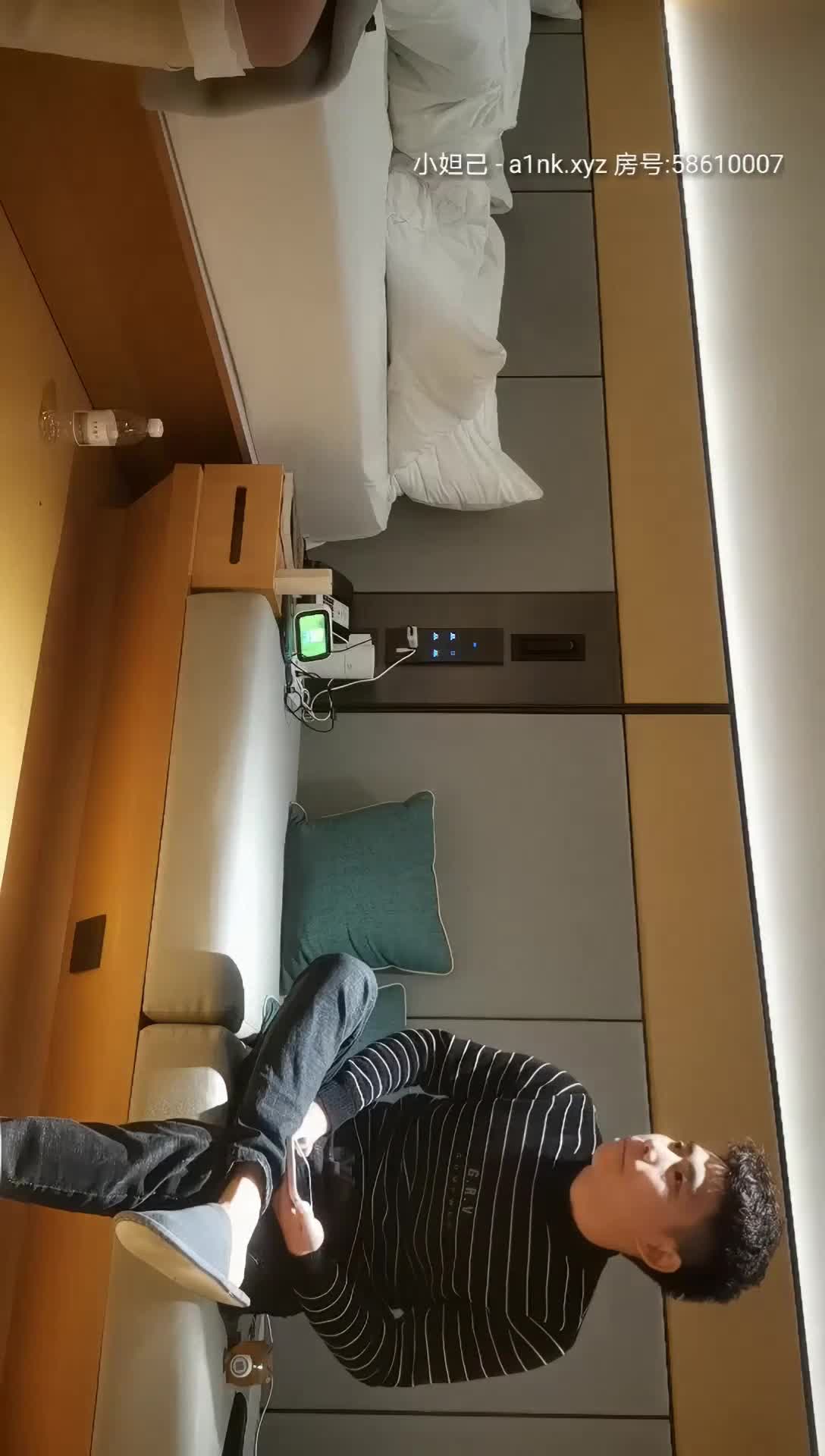 【小宝寻花】神似江疏影极品外围女神舌吻啪啪临别相拥标签： #极品