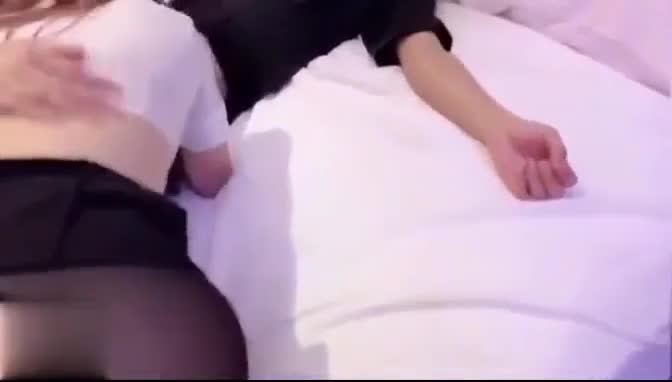 台湾巨乳柜姐下海兼职影片流出标签： #直播 #台湾 #巨乳 #流出