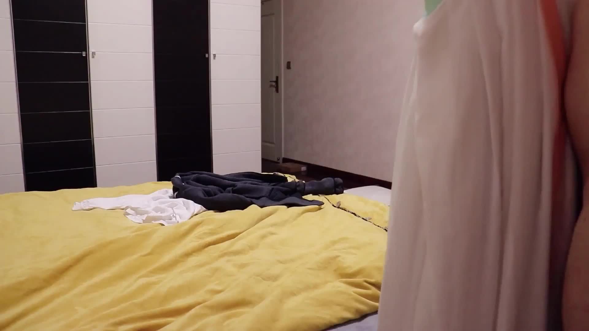 单位领导单身宿舍约炮美女女下属??吃鲍鱼啪啪把BB操成一个大洞直接干趴了完美露脸标签： #露脸 #约炮