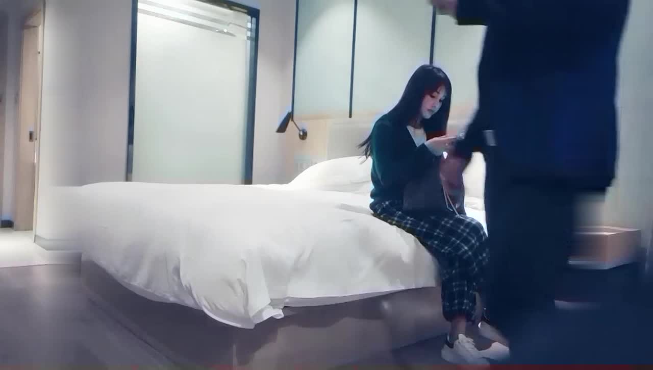探花系列男魔小天探花第二场约了个肉肉身材性感美女啪啪，舔弄口交后入大屁股抽插大力猛 标签： #性感 #探花 #七天极品探花 #口交