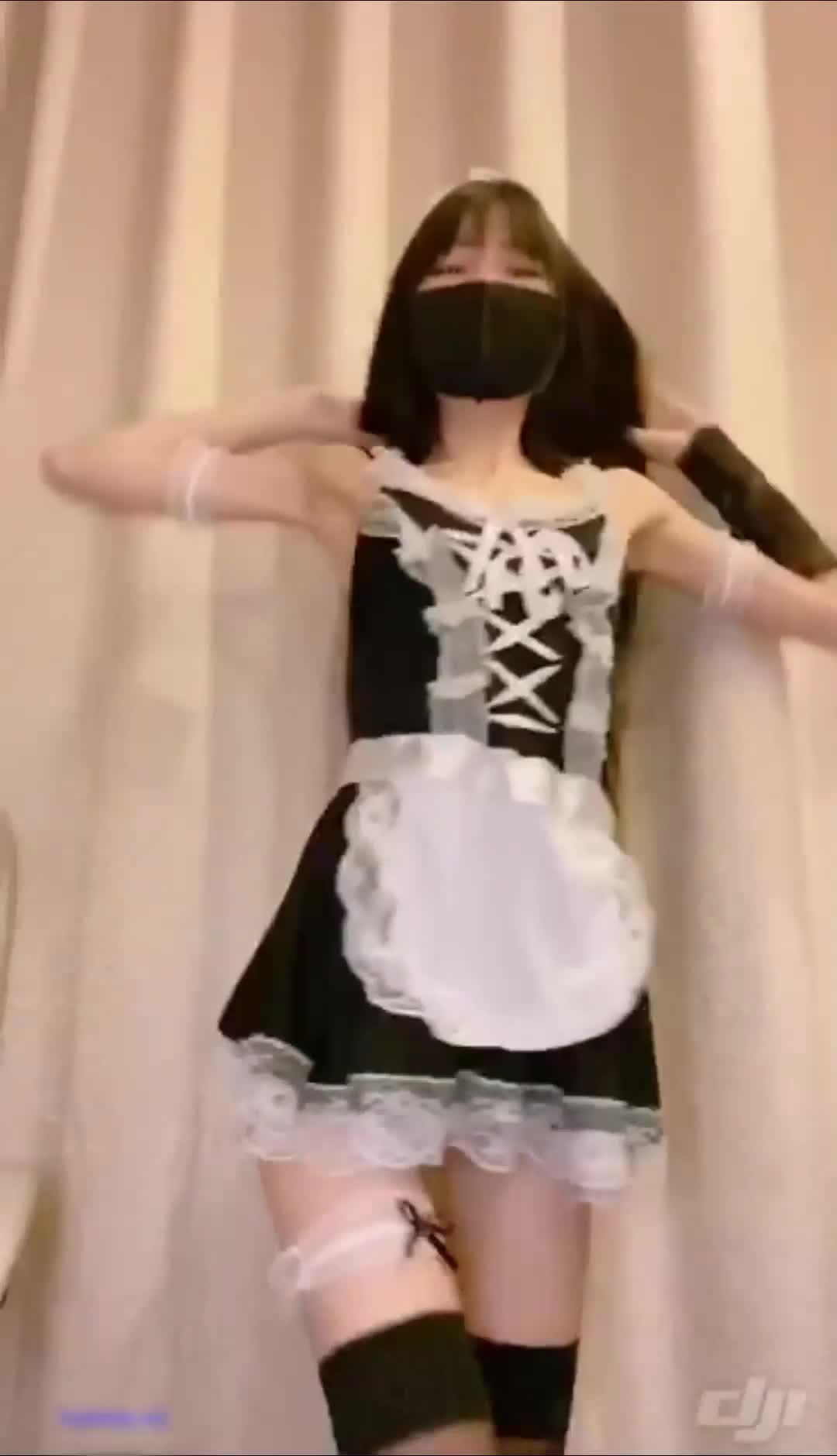 网红女神 无数宅男舔屏打飞机，早期网红福利姬【八月未央】大阳具青瓜紫薇，M腿丝滑进出，完美超清版标签： #女神 #福利姬 #八月未央 #网红