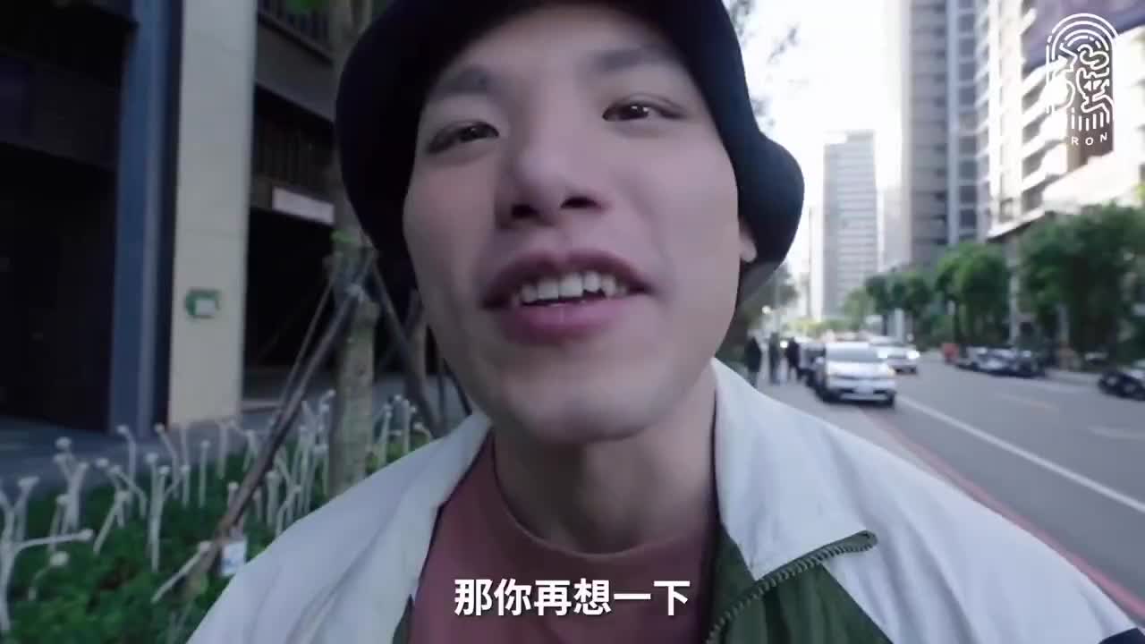 2048.vip-FansOne 曾强  (iamsostrong) 约了水嫩嫩美女，淫色湿湿油亮亮润滑大作战