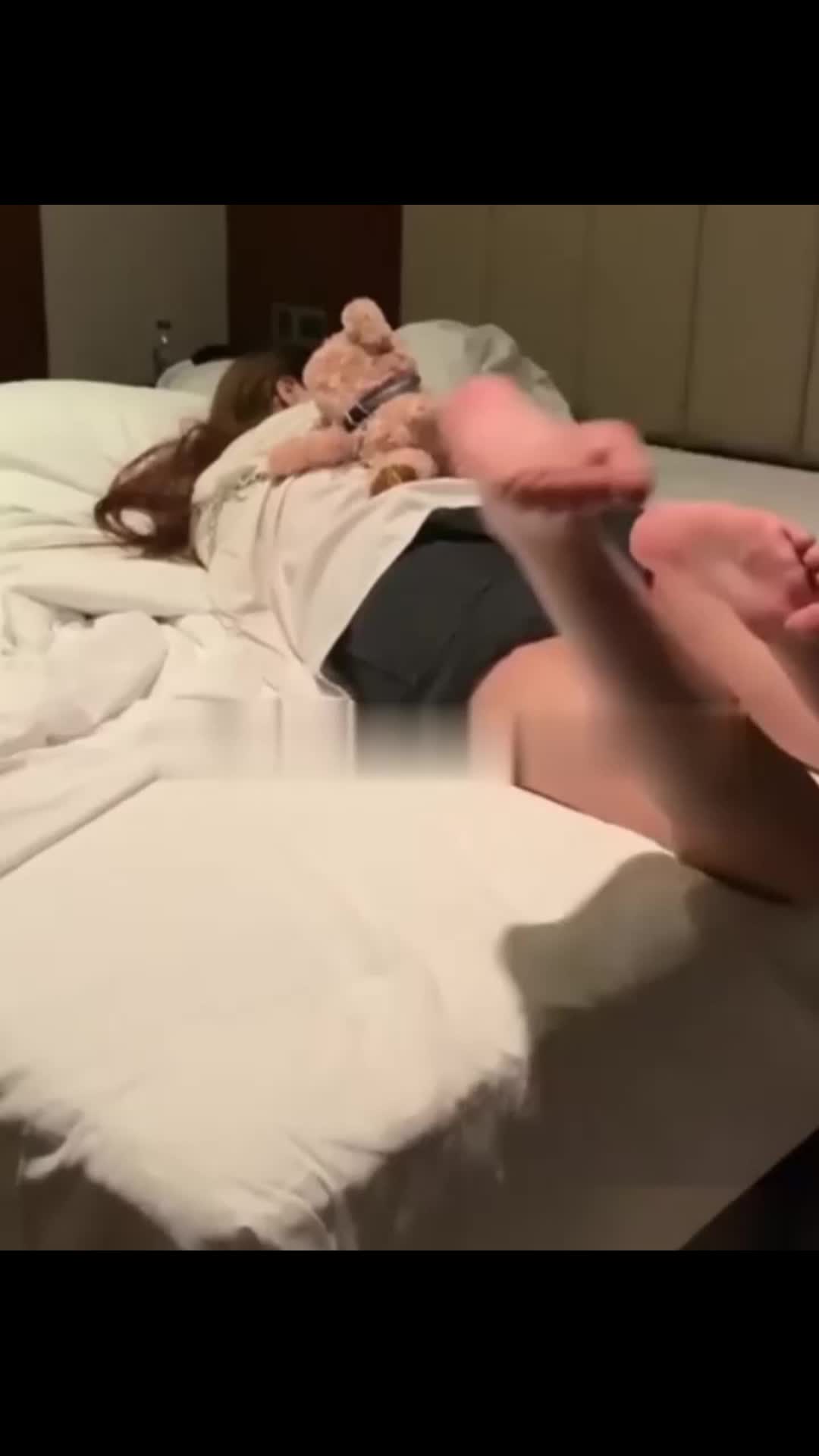 北大高材生不雅视频流出 气质女神被男友花式开发，视频流出有瓜你就说、没瓜你就看， 影巢精选，圈内猛料集中地 内部资源不定期放送