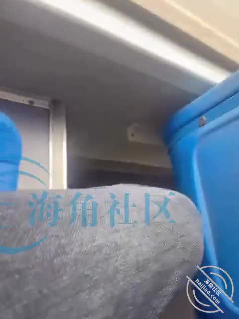 63（原创）和亲妹妹公交上口交！来回上下人员流动在身边真刺激！妹妹太听话[妹妹的第一次给了我]@YYWY88