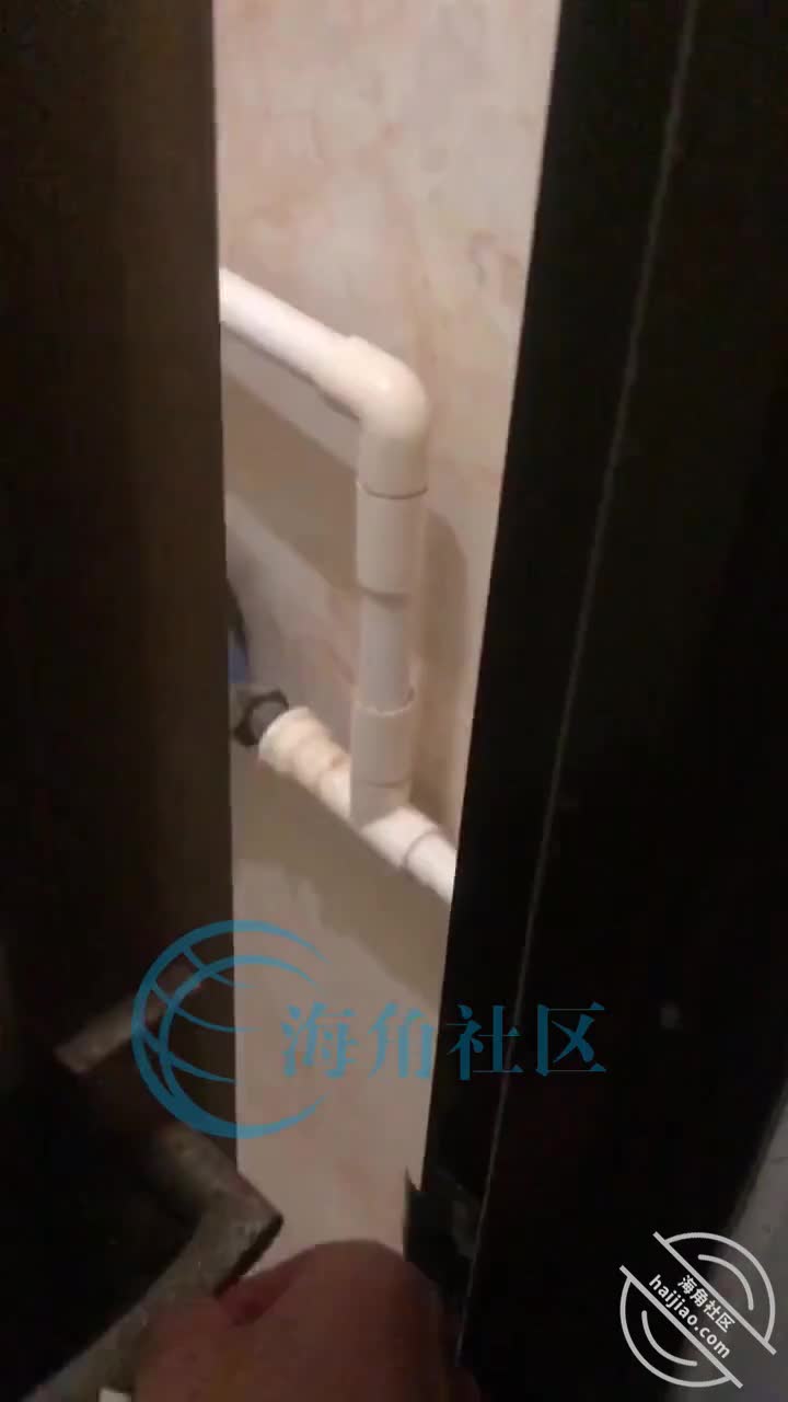 姐夫上班了，我和姐姐在客厅光明正大做爱，刺激…[海角_22399225]@YYWY88